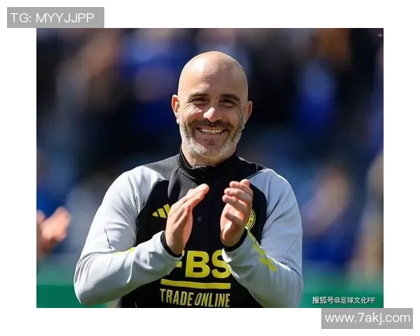 扎辫子男足球明星的独特风格与场上表现的完美结合探讨